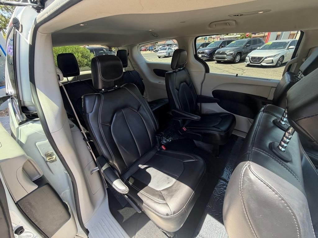 Chrysler Pacifica Touring L 2023