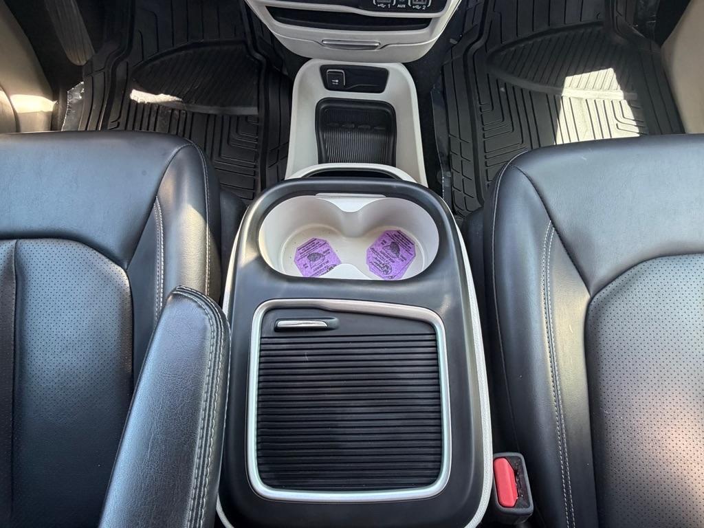 Chrysler Pacifica Touring L 2023