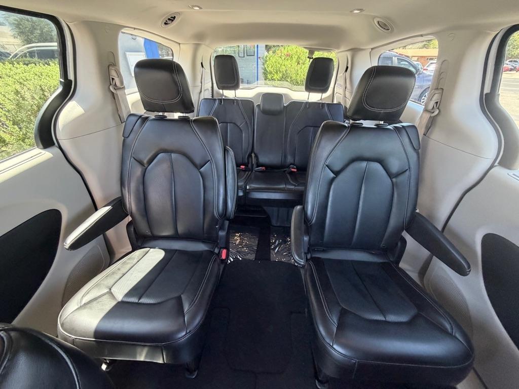 Chrysler Pacifica Touring L 2023