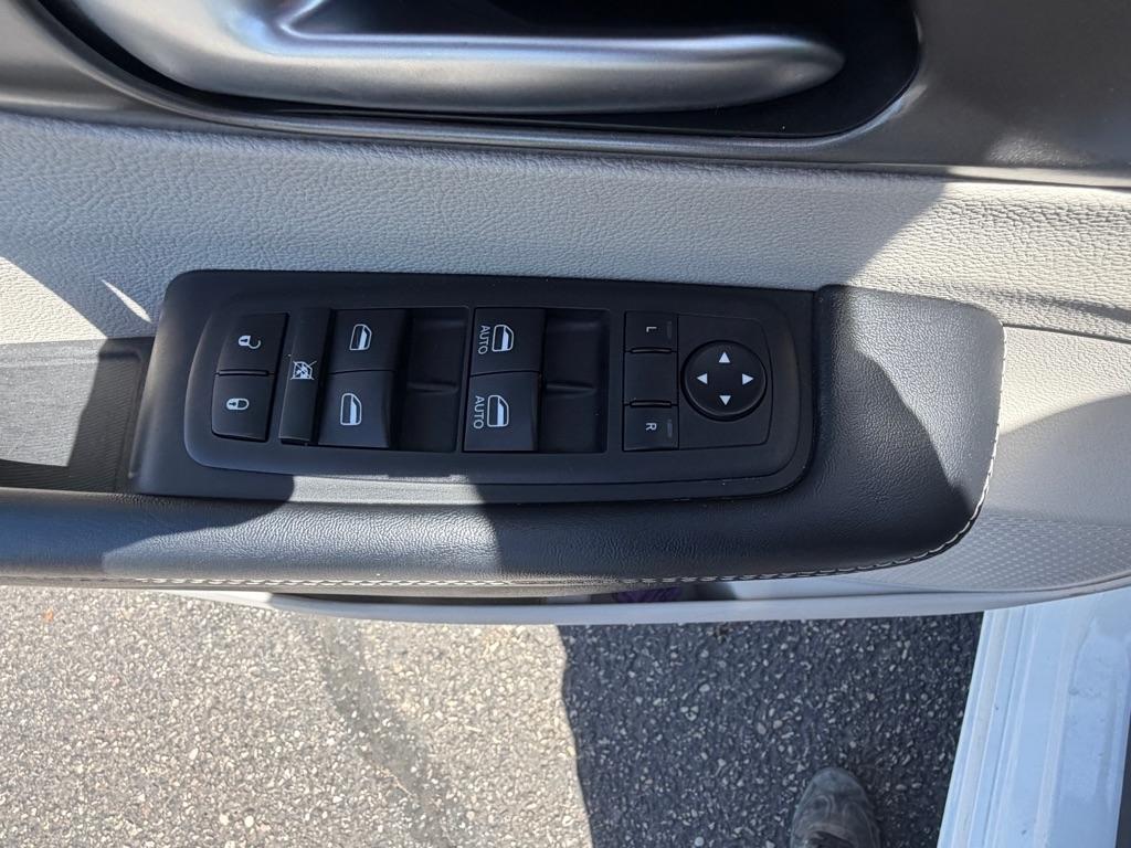 Chrysler Pacifica Touring L 2023