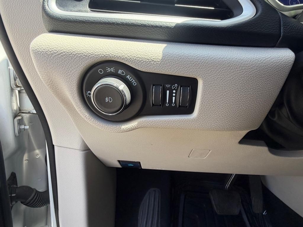 Chrysler Pacifica Touring L 2023