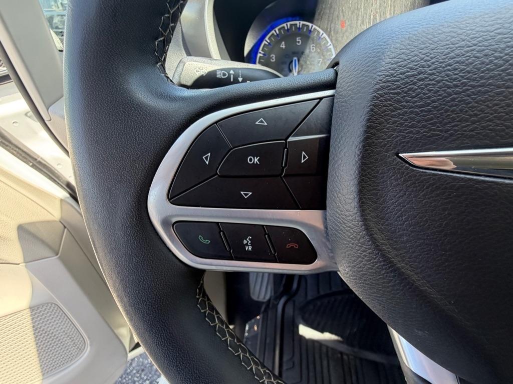 Chrysler Pacifica Touring L 2023