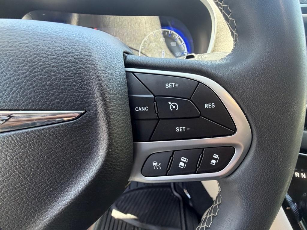 Chrysler Pacifica Touring L 2023