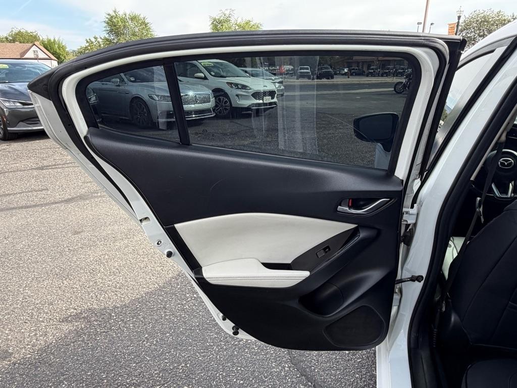 Mazda MAZDA3 s Grand Touring AT 4-Door 2017