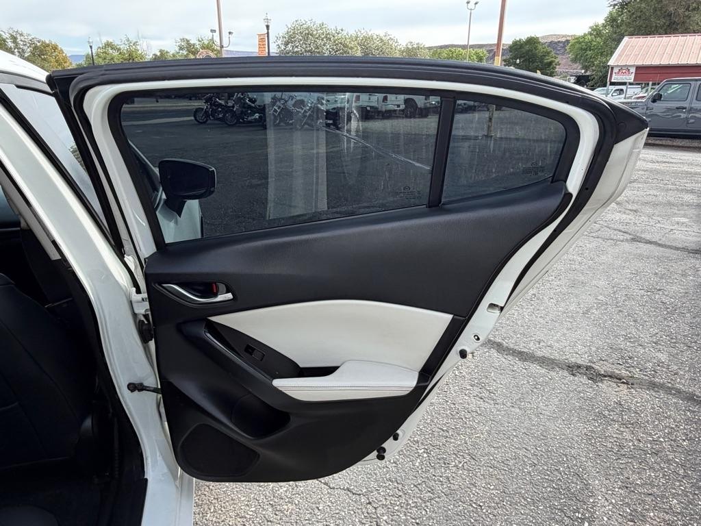 Mazda MAZDA3 s Grand Touring AT 4-Door 2017