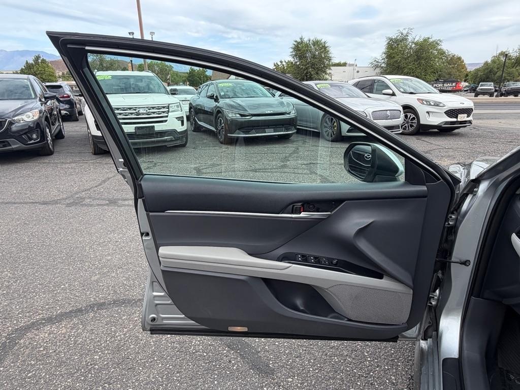 Toyota Camry  2018