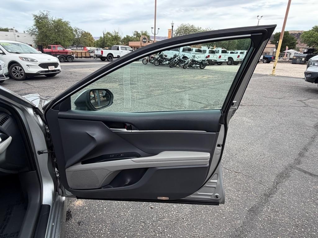 Toyota Camry  2018