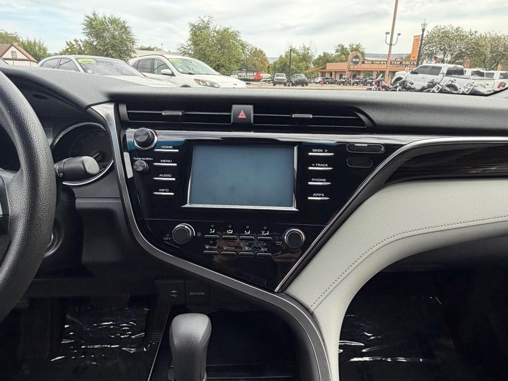 Toyota Camry 4dr Sedan LE 2018