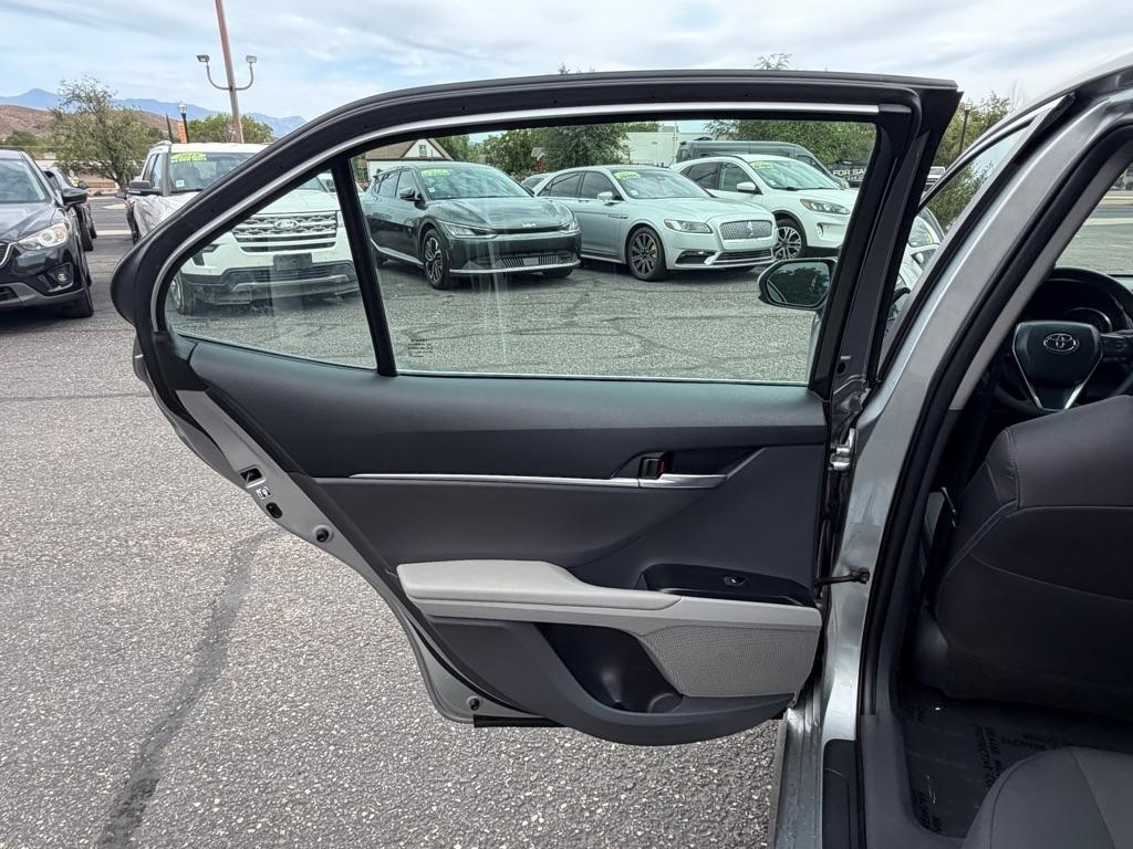Toyota Camry 4dr Sedan LE 2018