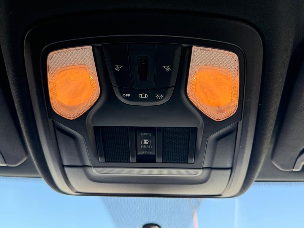 RAM 2500 Tradesman Crew Cab LWB 4WD 2021