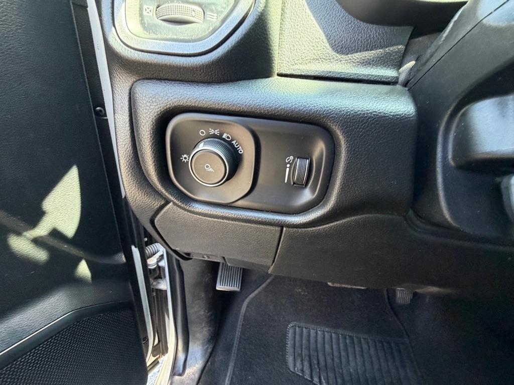 RAM 2500 Tradesman Crew Cab LWB 4WD 2021