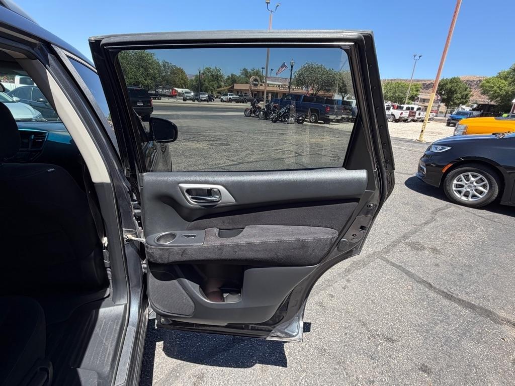 Nissan Pathfinder S 4WD 2014