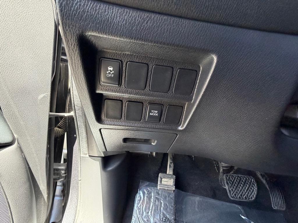 Nissan Pathfinder S 4WD 2014