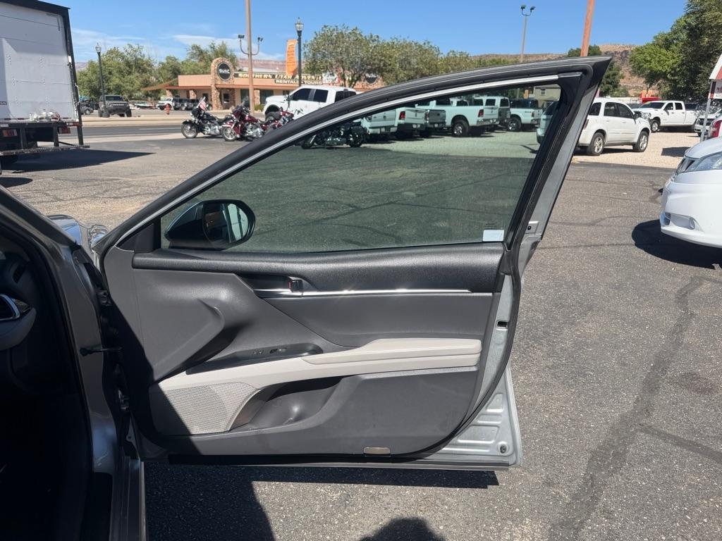 Toyota Camry SE 2018