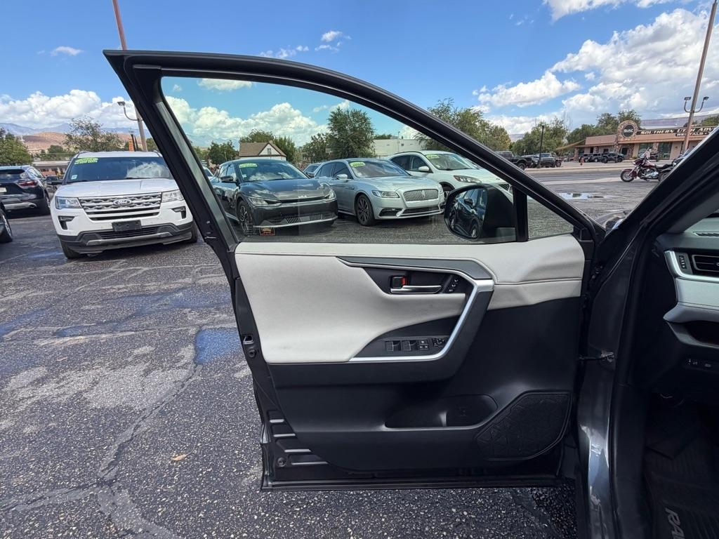 Toyota RAV4 Limited AWD 2020