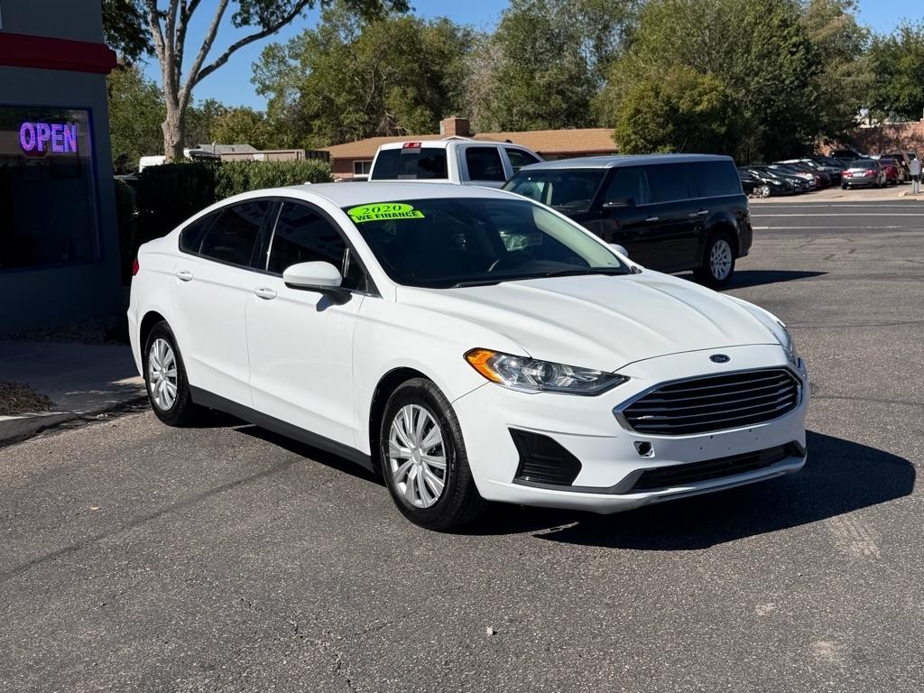 Ford Fusion S 2020