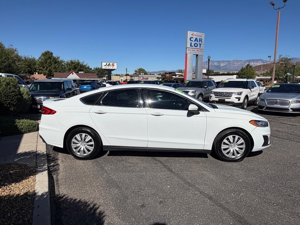 Ford Fusion S 2020