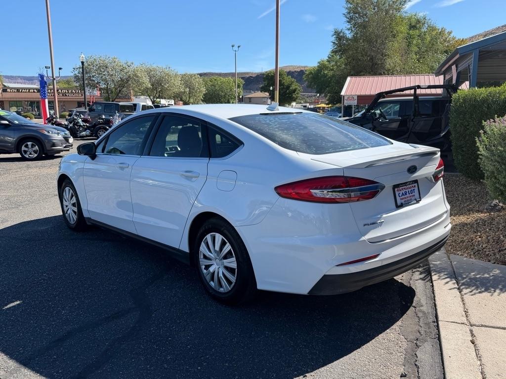 Ford Fusion S 2020