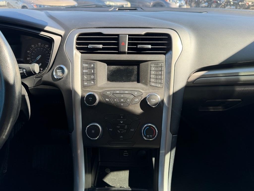 Ford Fusion S 2020