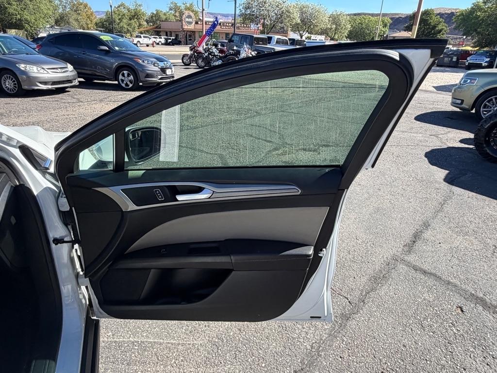 Ford Fusion S 2020