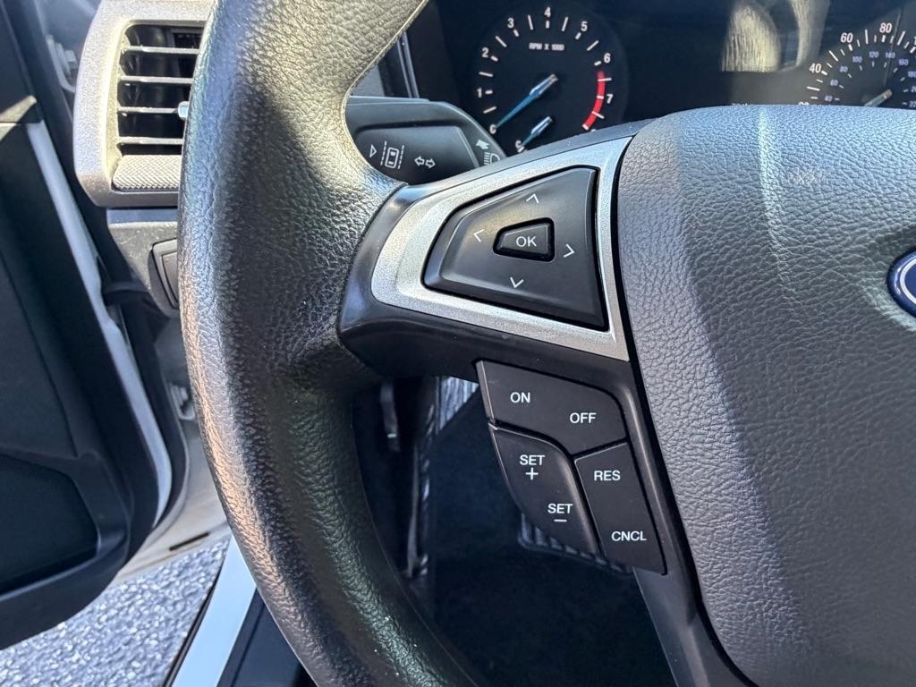 Ford Fusion S 2020