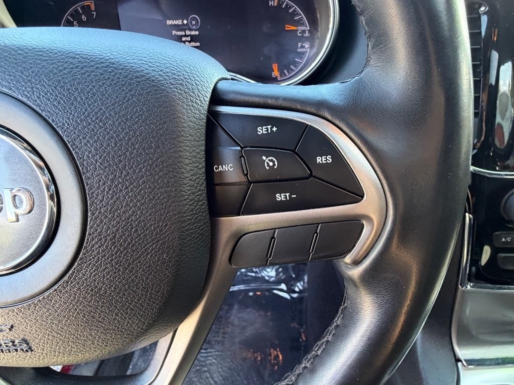 Jeep Grand Cherokee Laredo 4WD 2019