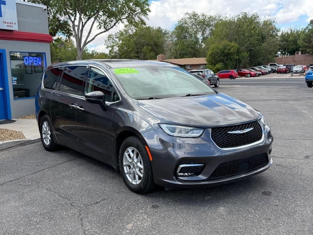 Chrysler Pacifica Touring L 2023