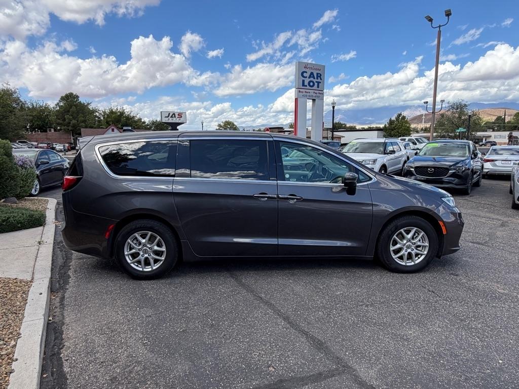 Chrysler Pacifica Touring L 2023