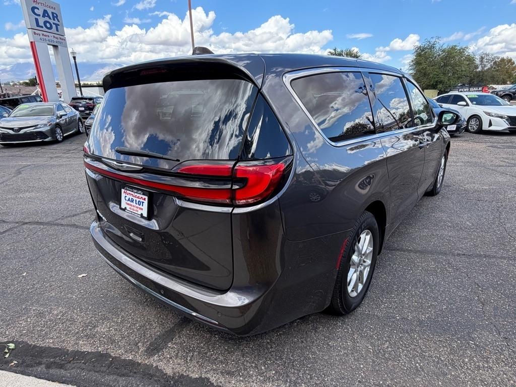Chrysler Pacifica Touring L 2023
