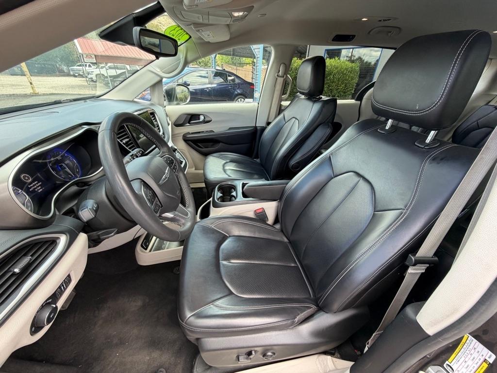 Chrysler Pacifica Touring L 2023
