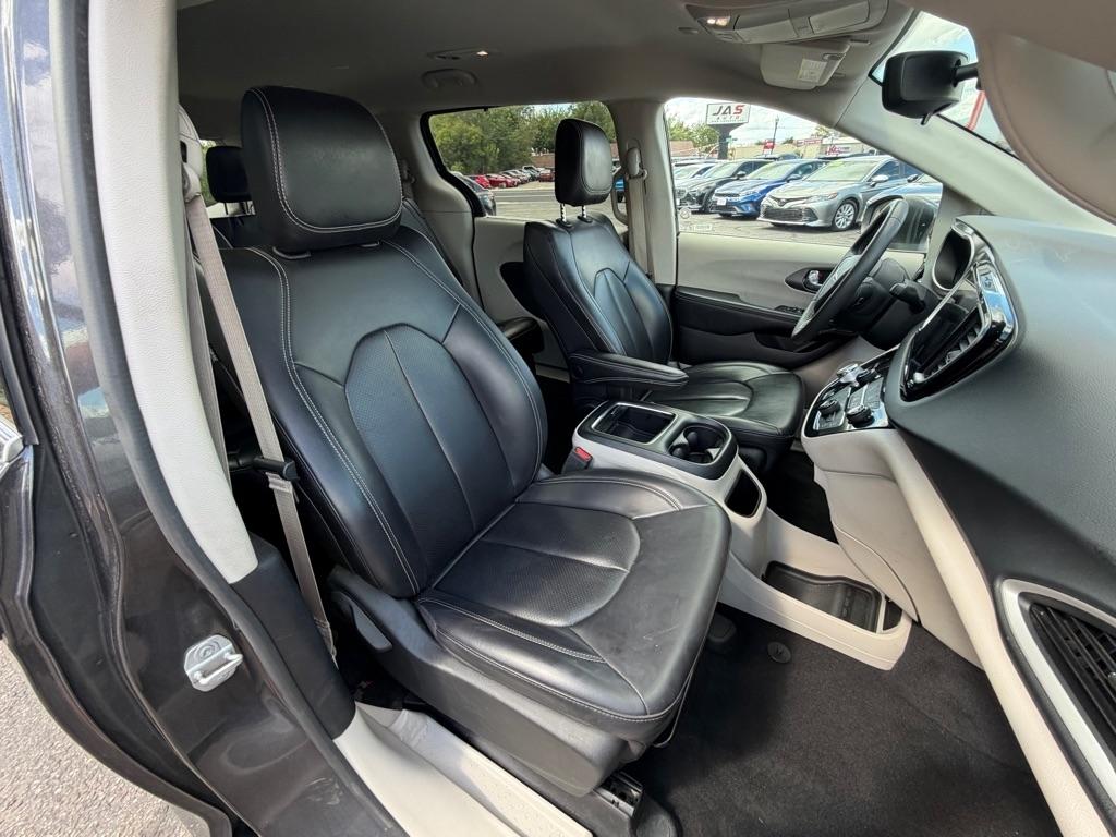 Chrysler Pacifica Touring L 2023