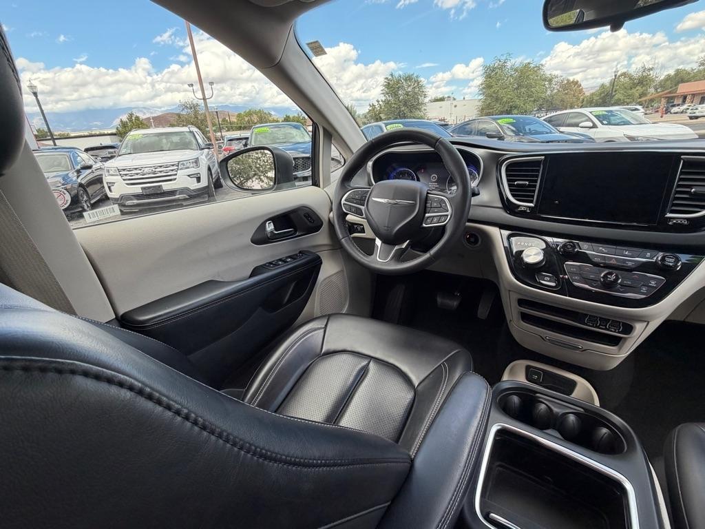 Chrysler Pacifica Touring L 2023