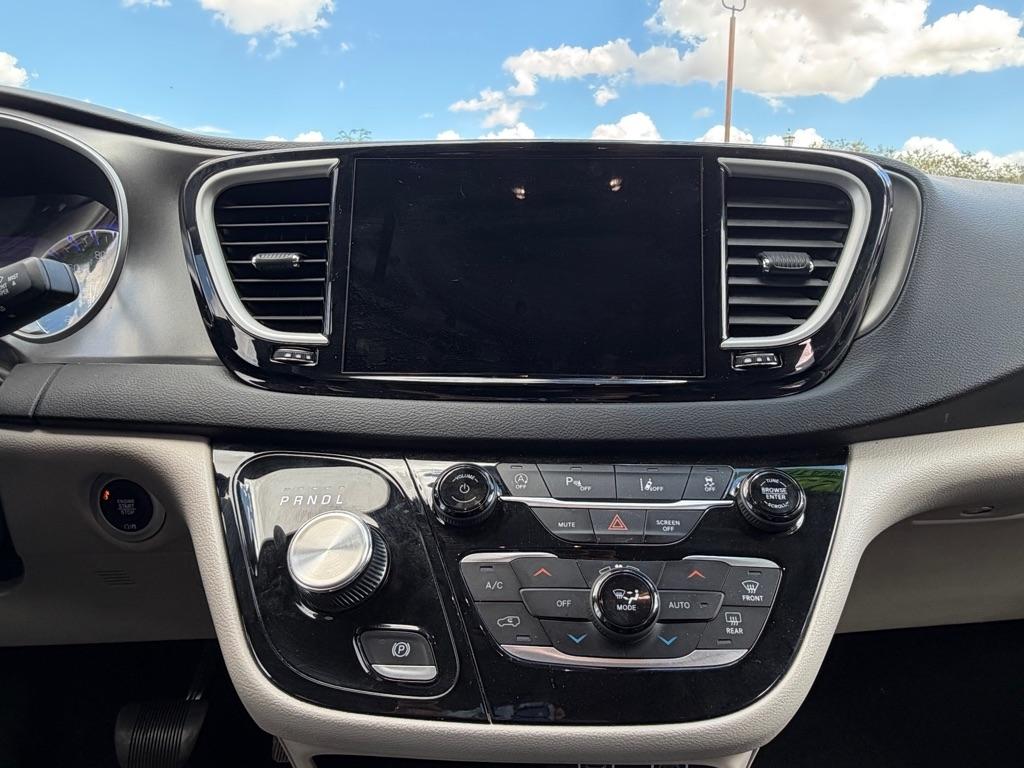 Chrysler Pacifica Touring L 2023