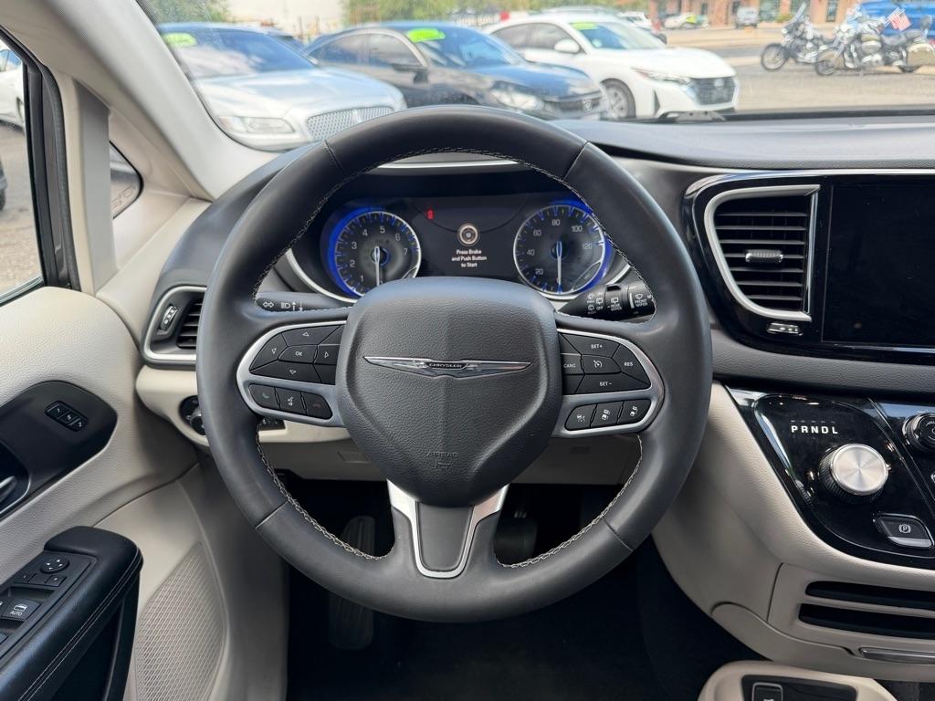 Chrysler Pacifica Touring L 2023