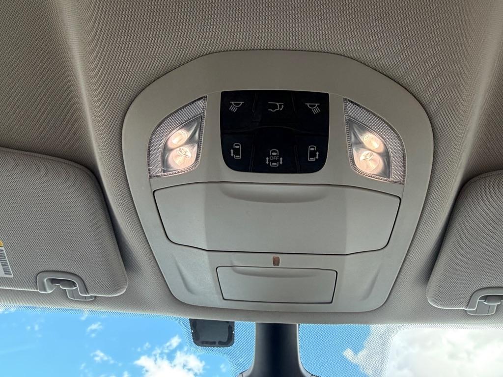 Chrysler Pacifica Touring L 2023