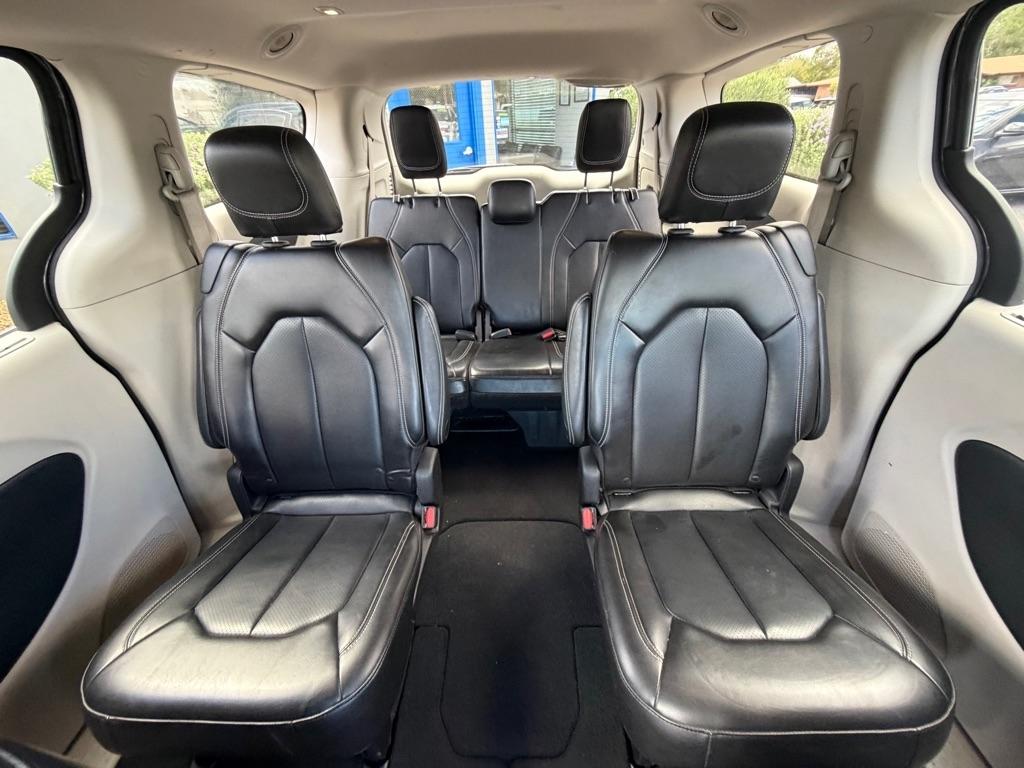 Chrysler Pacifica Touring L 2023