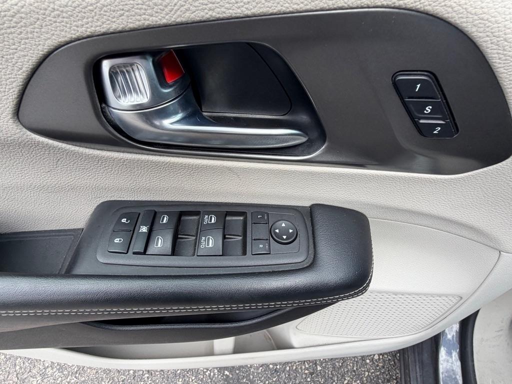 Chrysler Pacifica Touring L 2023