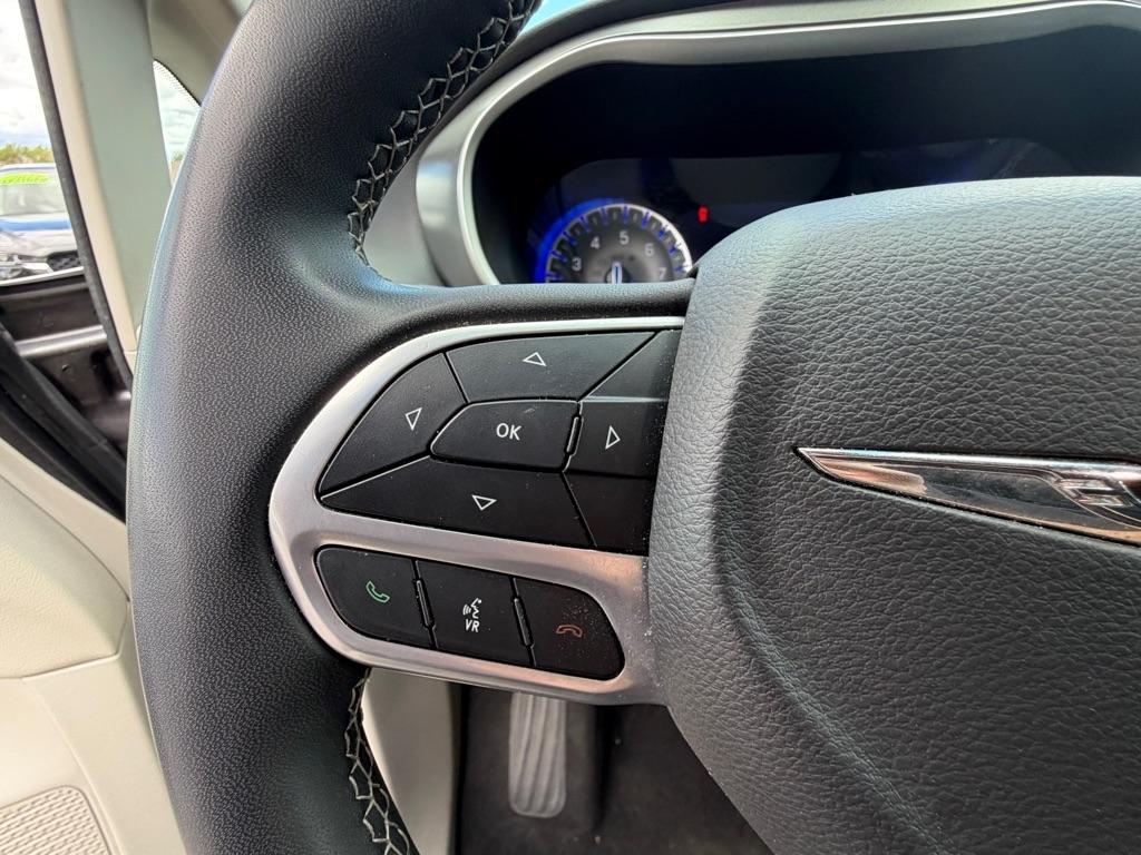 Chrysler Pacifica Touring L 2023