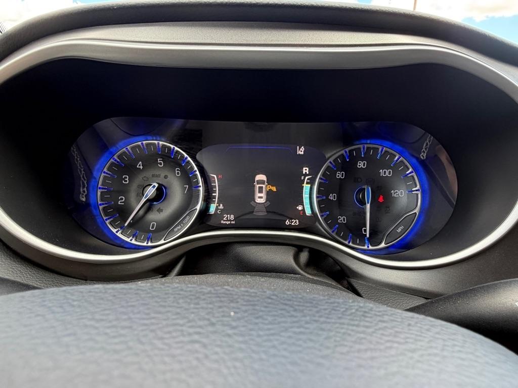 Chrysler Pacifica Touring L 2023