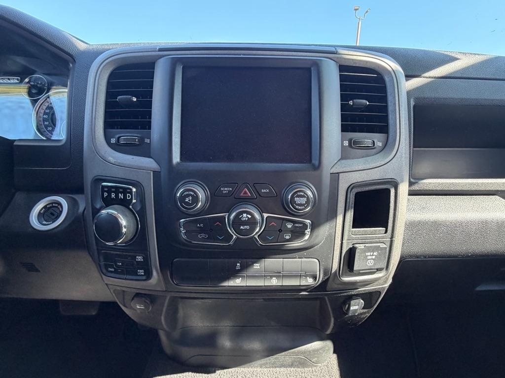 RAM 1500 Classic Tradesman Quad Cab 4WD 2021