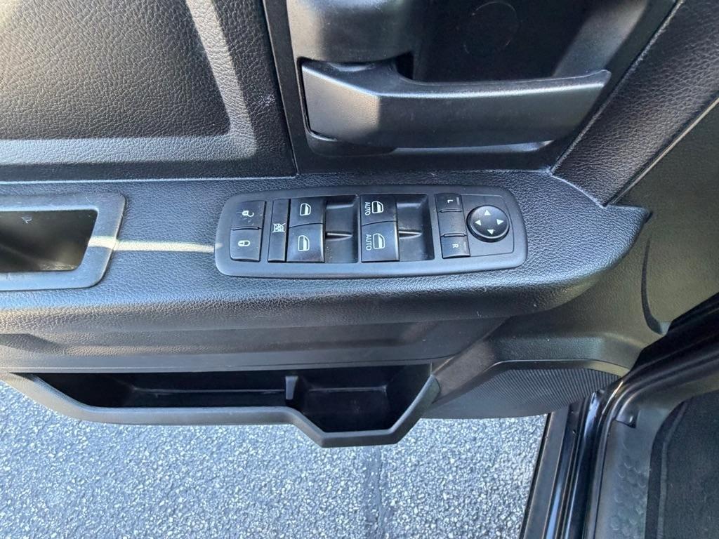 RAM 1500 Classic Tradesman Quad Cab 4WD 2021