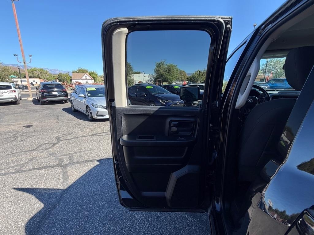 RAM 1500 Classic Tradesman Quad Cab 4WD 2021