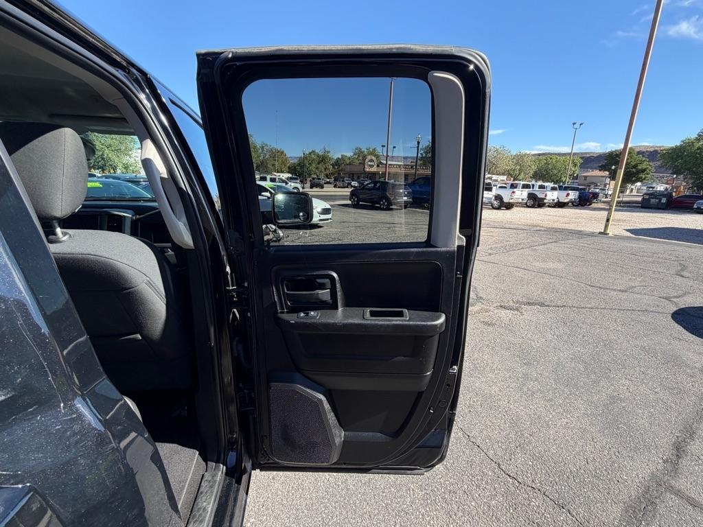 RAM 1500 Classic Tradesman Quad Cab 4WD 2021