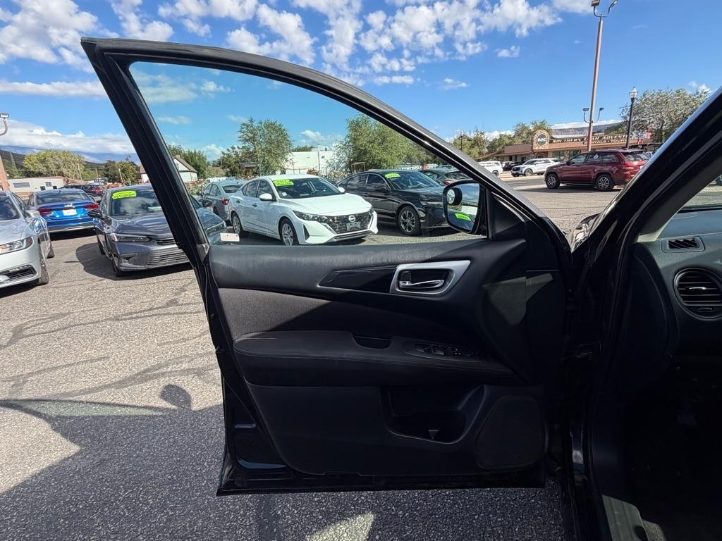 Nissan Pathfinder S 2WD 2017