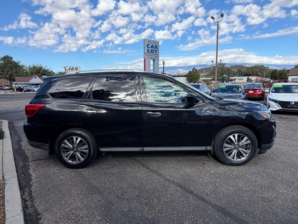 Nissan Pathfinder S 2WD 2017
