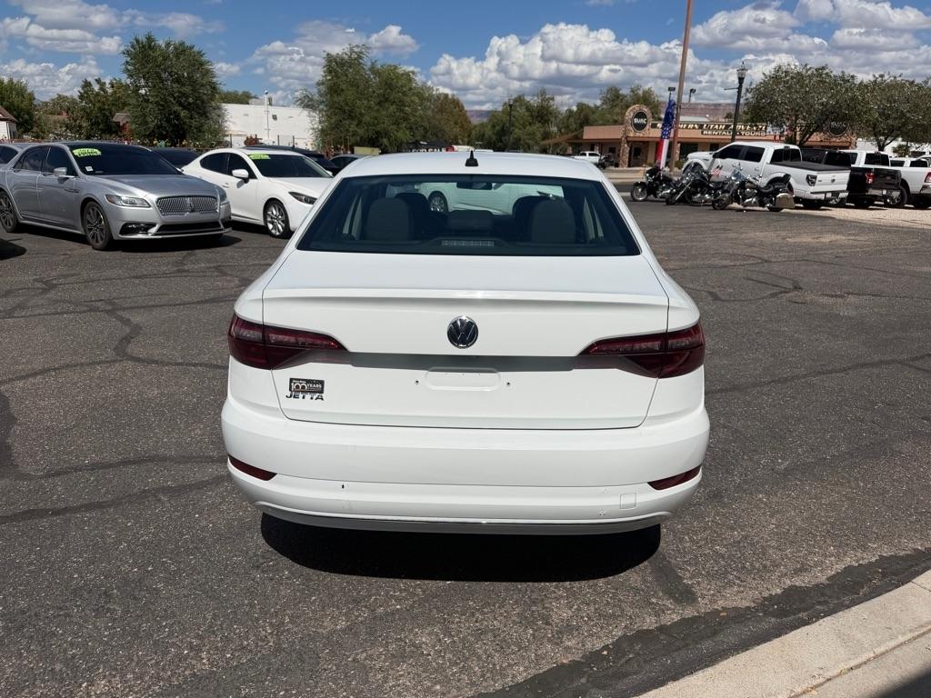 Volkswagen Jetta 1.4T S 8A 2021