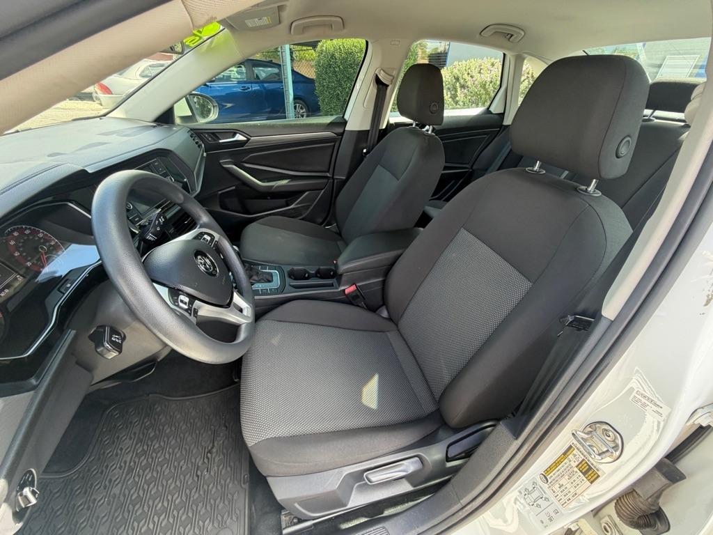 Volkswagen Jetta 1.4T S 8A 2021
