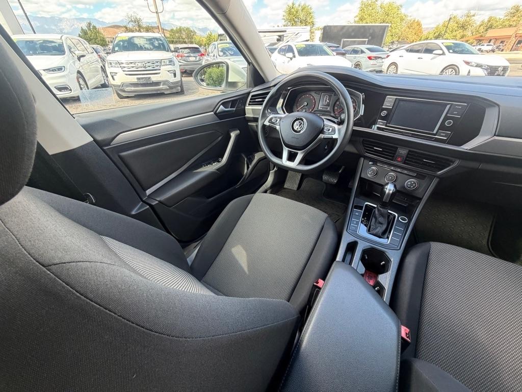 Volkswagen Jetta 1.4T S 8A 2021