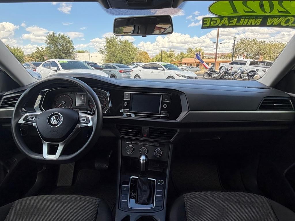 Volkswagen Jetta 1.4T S 8A 2021