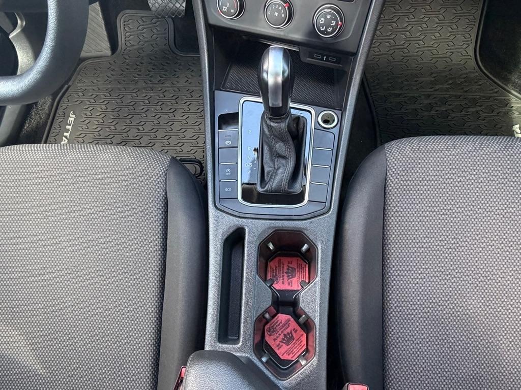 Volkswagen Jetta 1.4T S 8A 2021